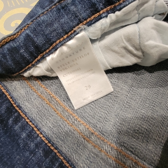 KanCan Signature Buckle Jeans - Picture 6 of 6